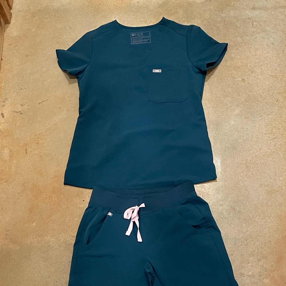 Caribbean blue fig scrub pants only